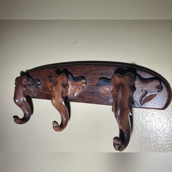 Vintage Handcarved 3 Elephant Coat, Purse or Other Item Hangers - Picture 4 of 10